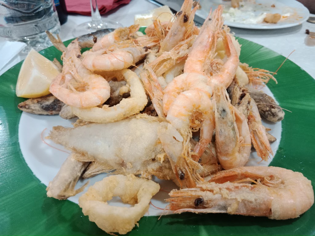 Restaurante Molimar II — Comida y bebida