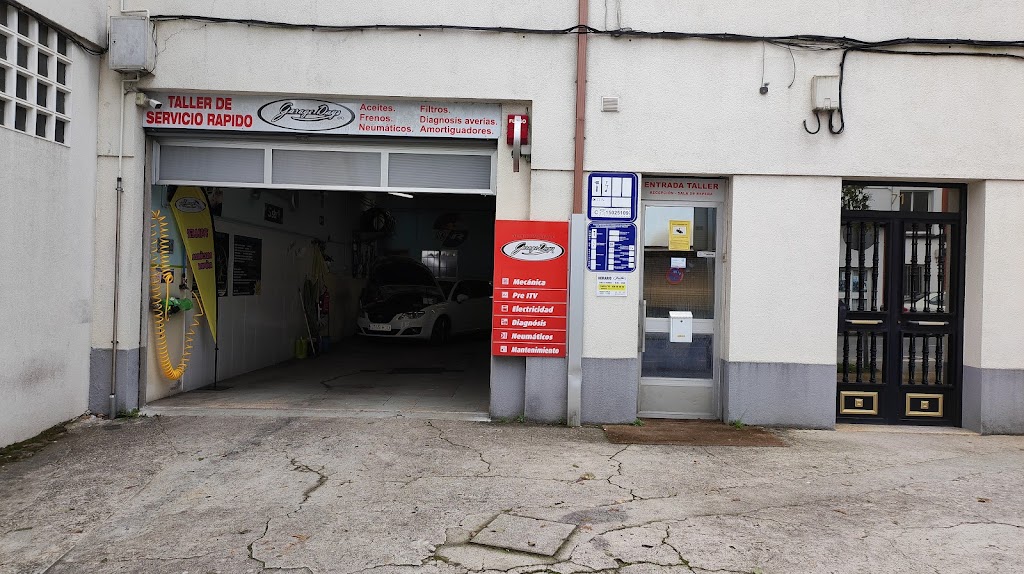 Garage Days (Santiago de Compostela) — Exterior