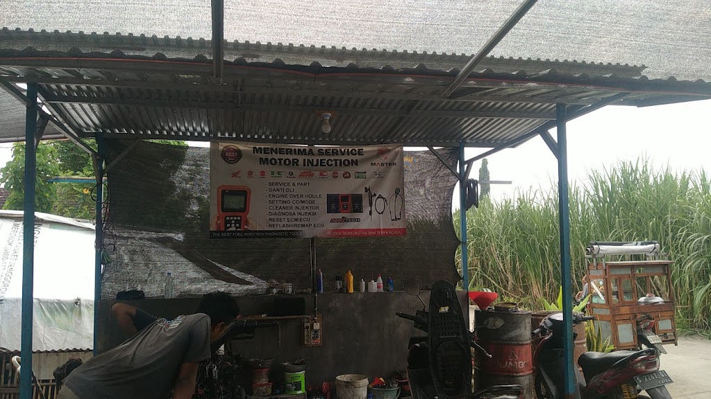 Bengkel kemangi motor " Mas memet"