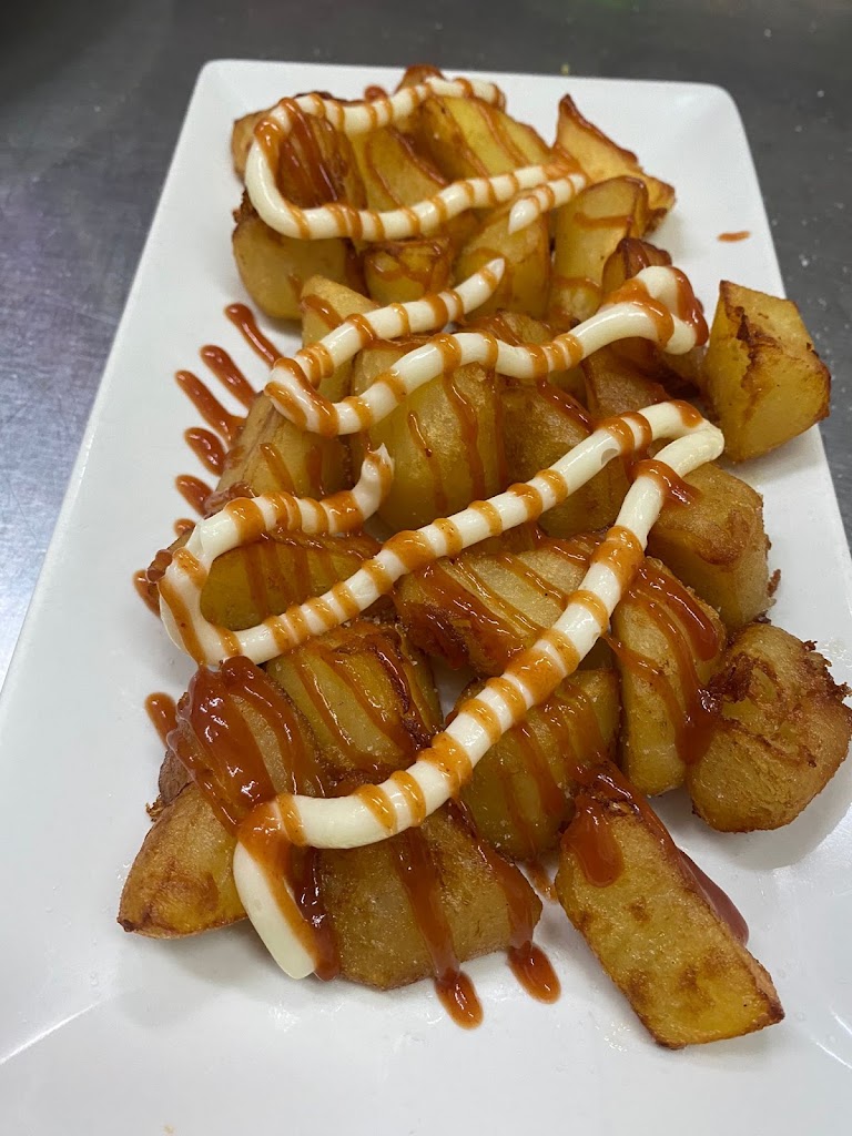 Bar Restaurant El Tonellet — Comida y bebida