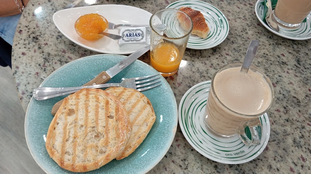 Cedino Chapela — Comida y bebida