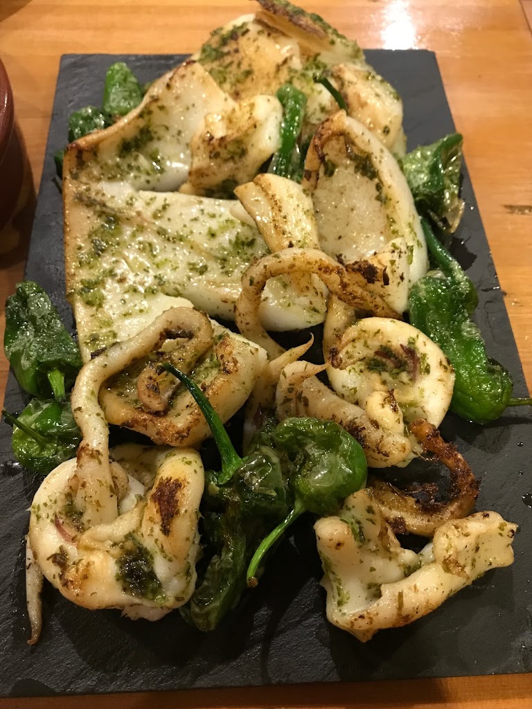 Taberna El Flamenco Cojo — Comida y bebida