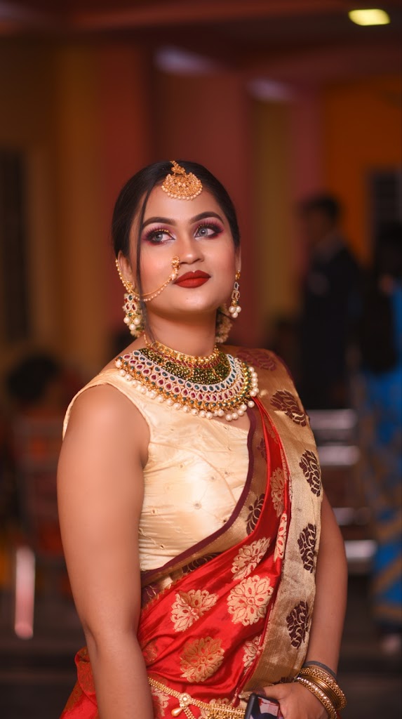 Mahuya Shining Ladies Beauty Parlour