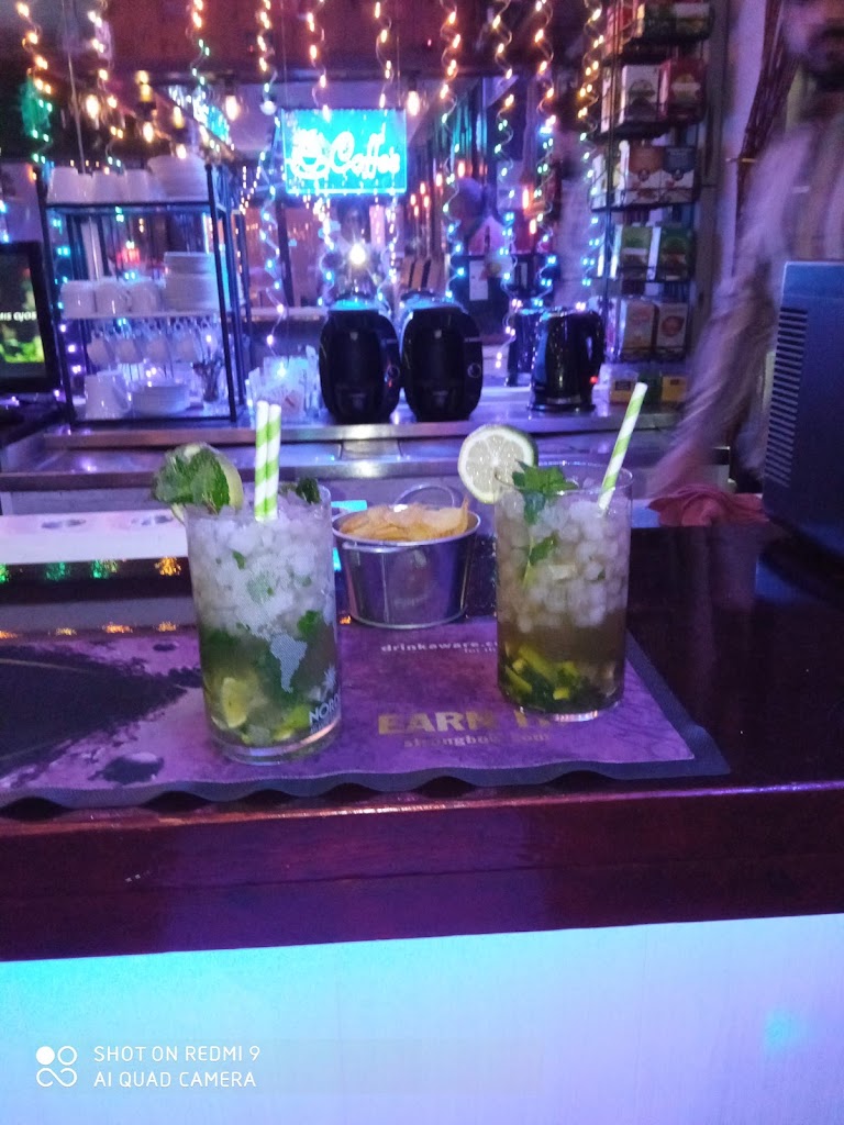 Gay - Bar DAVID — Comida y bebida