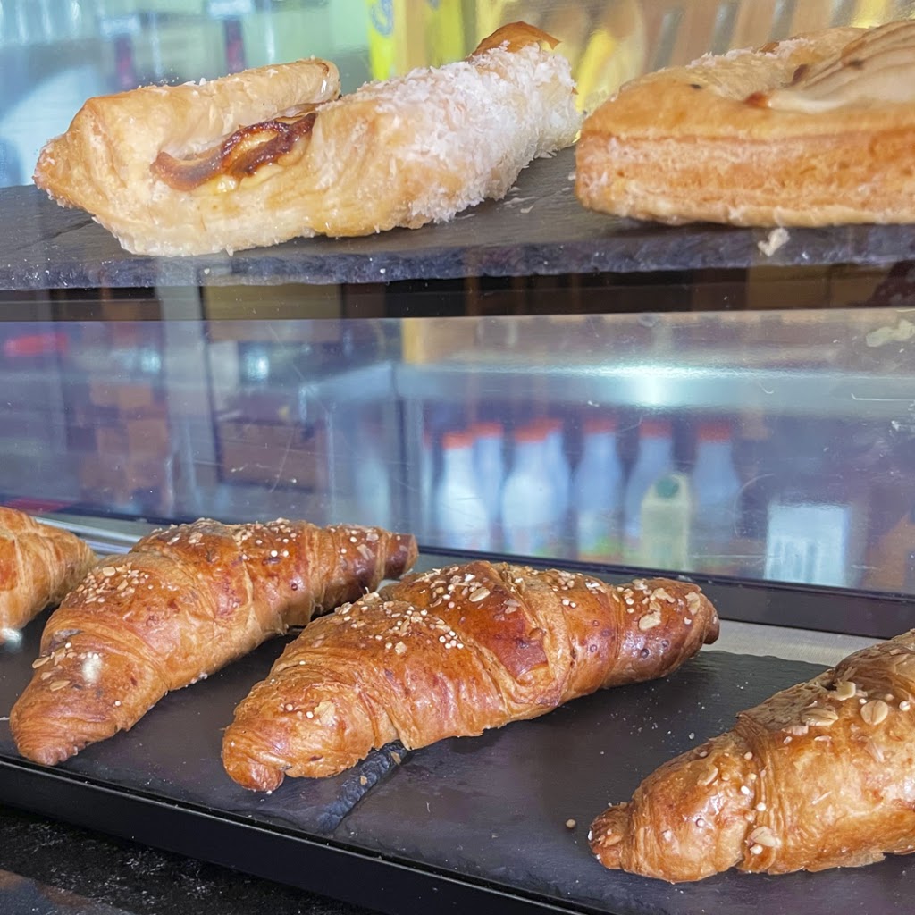 Cafeteria Capri — Comida y bebida