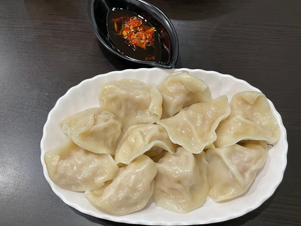 Noodles and dumplings 的照片