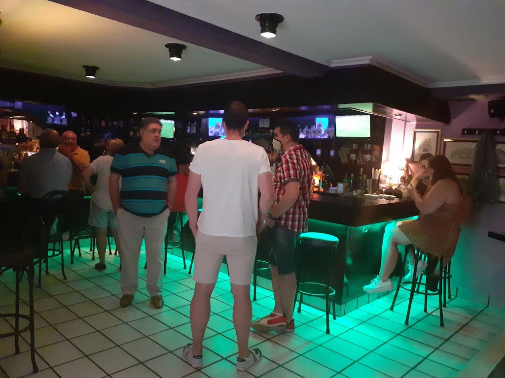 Bar Cuadros — Ambiente