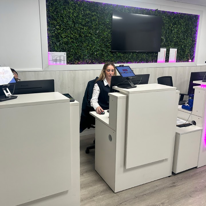 ClickRent - Alquiler de Coches Aeropuerto del Prat — Del propietario