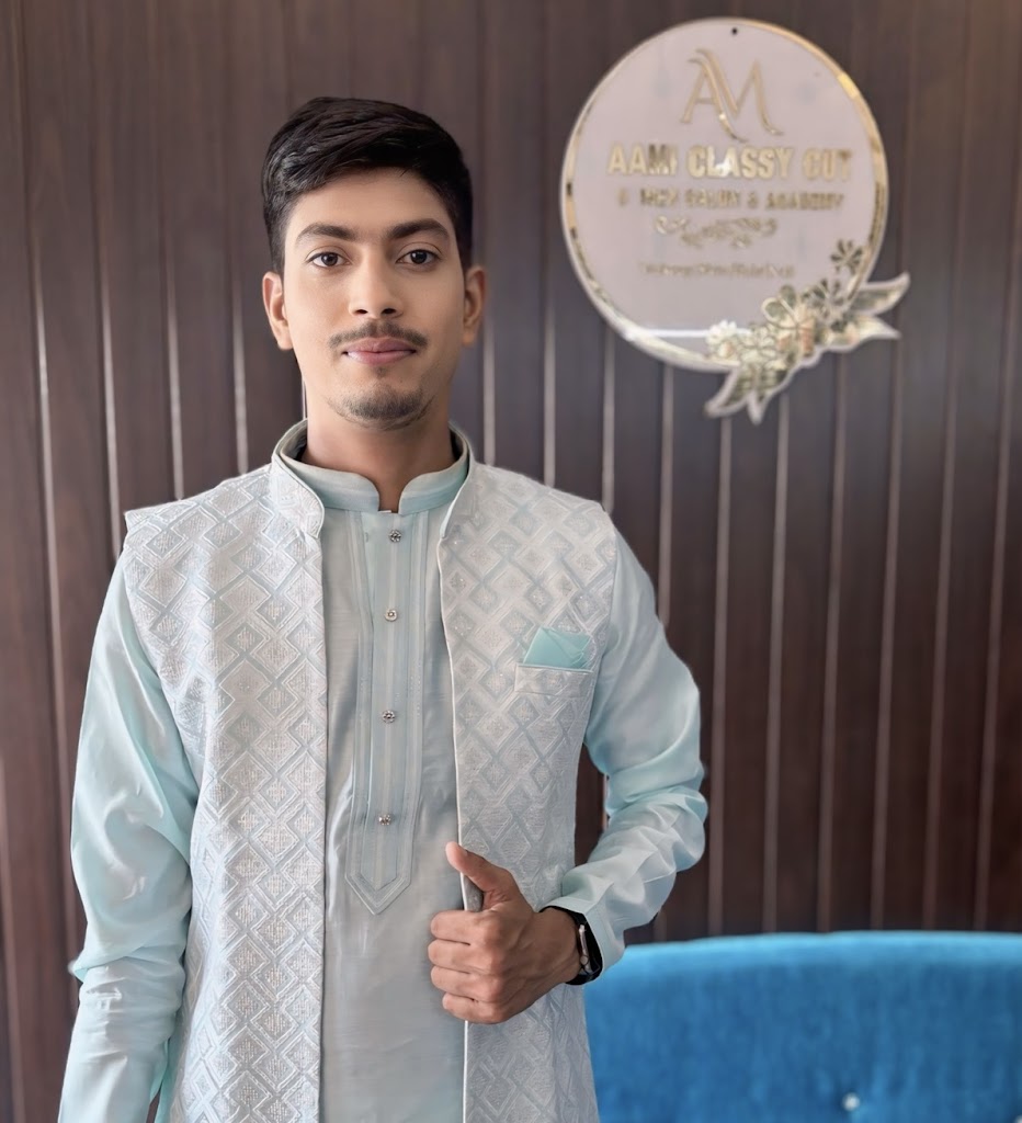 Aami Classy Unisex Salon