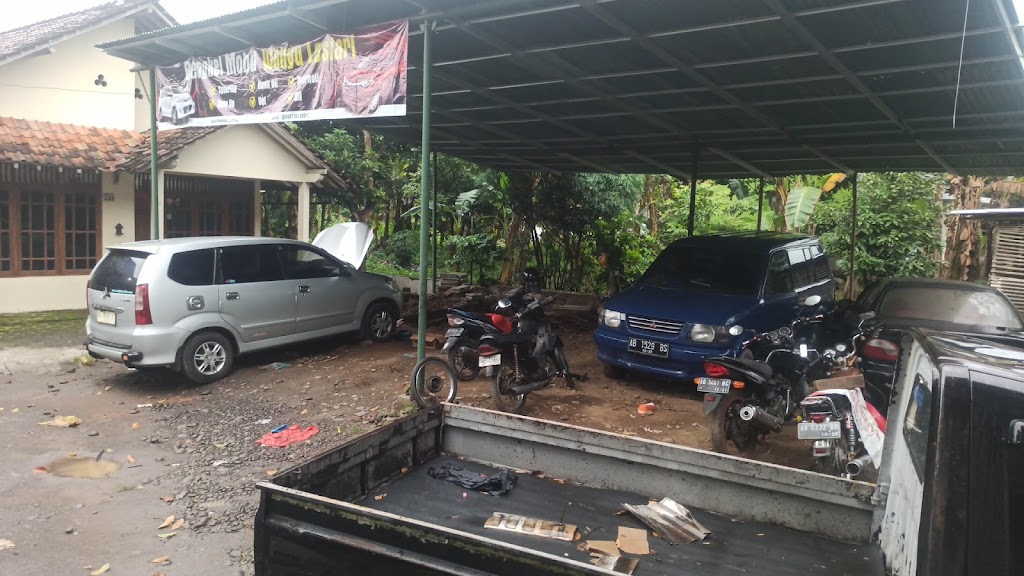 Bengkel Mobil Wahyu Lestari.