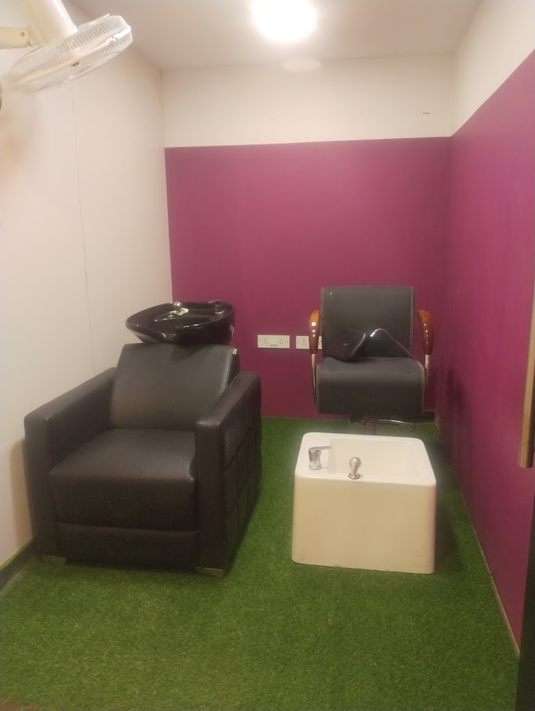 Lakshmi Hi Tech Family Salon Unisex And Academy