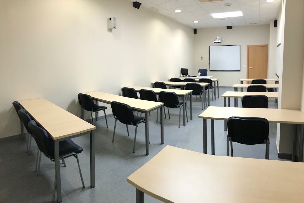 Academia y Centro de Formacion L.A.