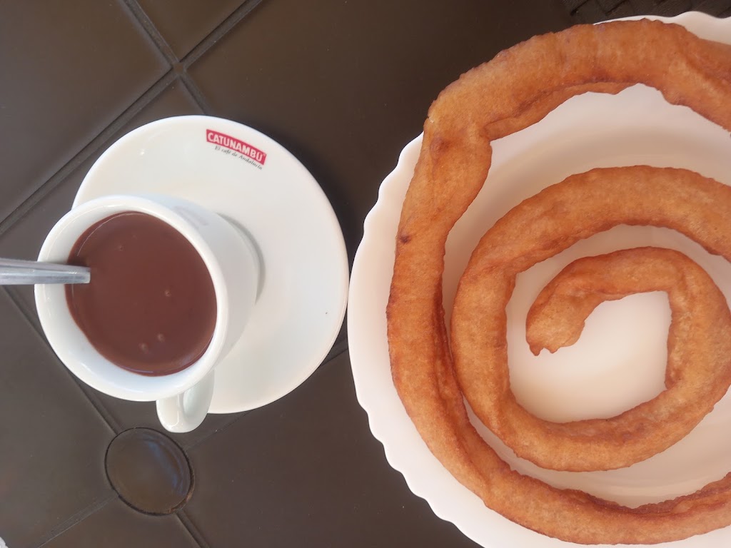 Cafeteria JADE — Comida y bebida