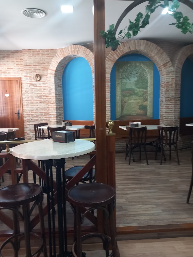 Cafe bar don Tito — Ambiente
