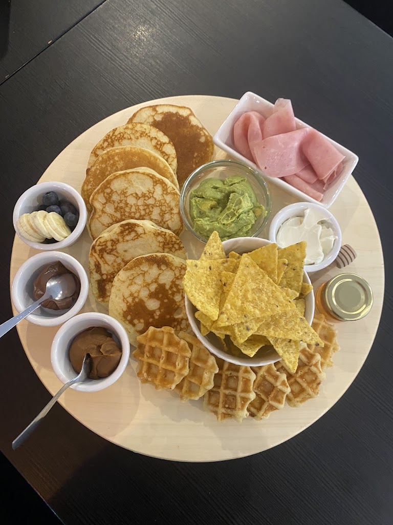 La Truji Cafe Bar — Comida y bebida