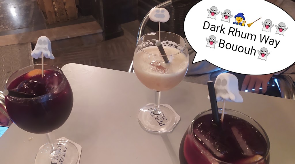 Dark RHUM WAY Cafe — Comida y bebida
