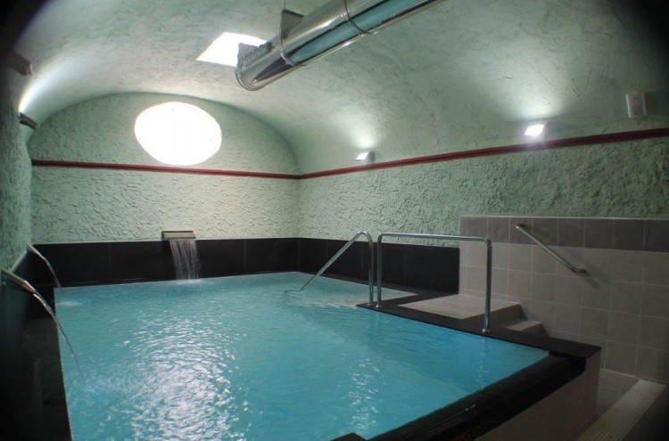 BALNEARI CALDES D ESTRAC