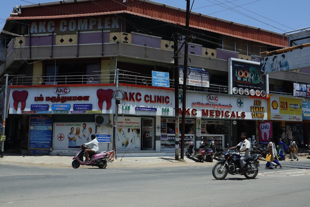 Look Me Unisex Salon Spa