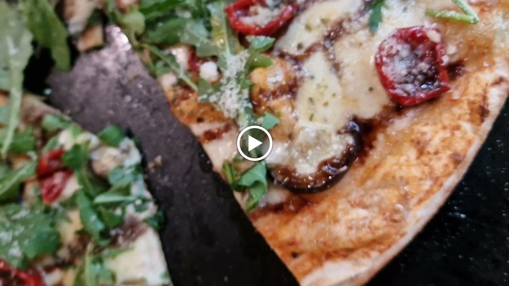 El Petit Obrador PIZZA Sarria de Ter — Videos