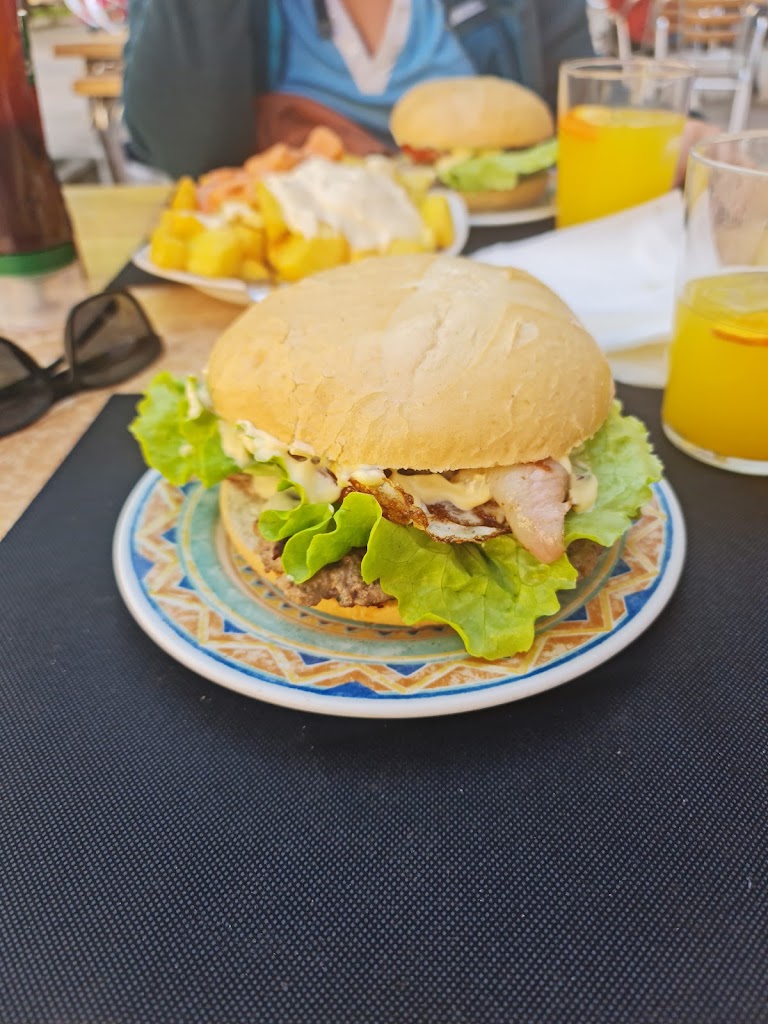 Restaurante Sitting Bull — Comida y bebida