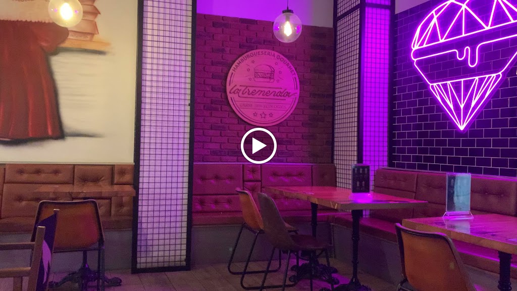 La Tremenda — Ambiente