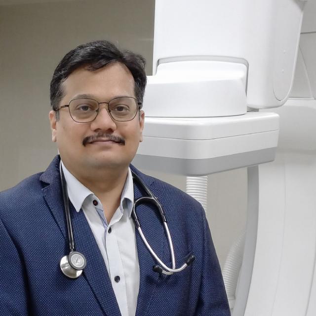 Dr. Dr Kaustubh Machnurkar