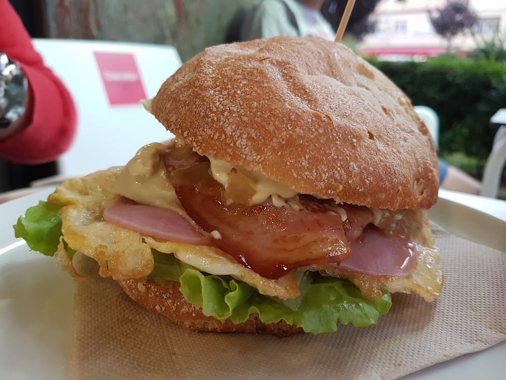 Cafeteria Bellini — Comida y bebida