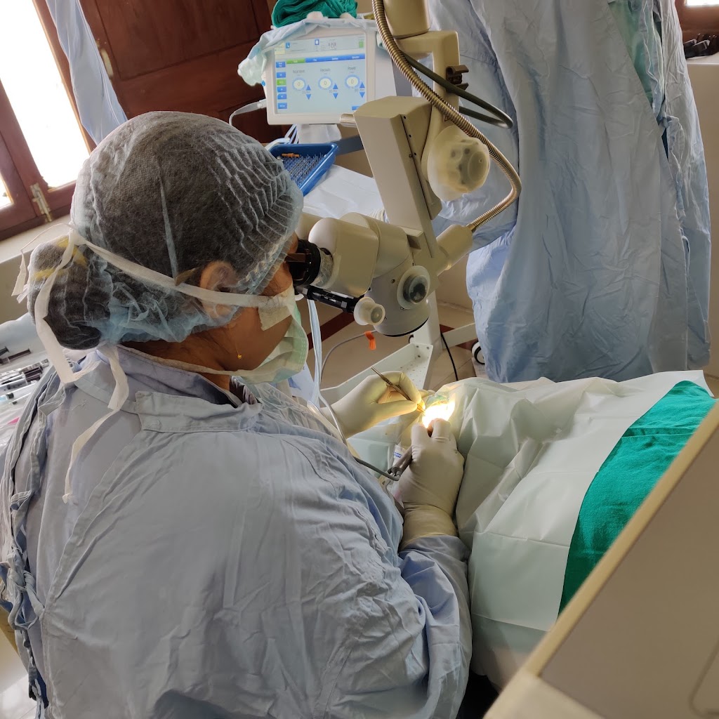 Lbs Eye Care Center Dr Up Singh Dr Abhay Kumar Singh Dr Nivedita Singh Eye Specialist Buxar