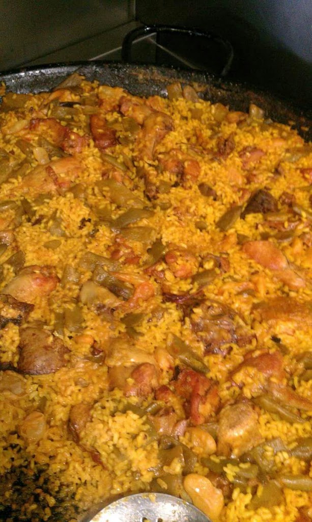 Restaurante Toni — Comida y bebida