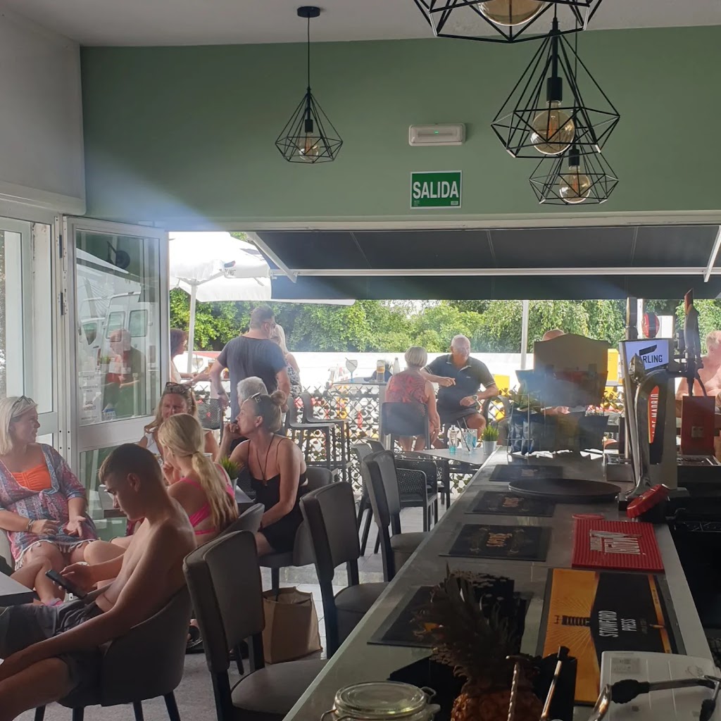 HUGO'S BAR — Ambiente