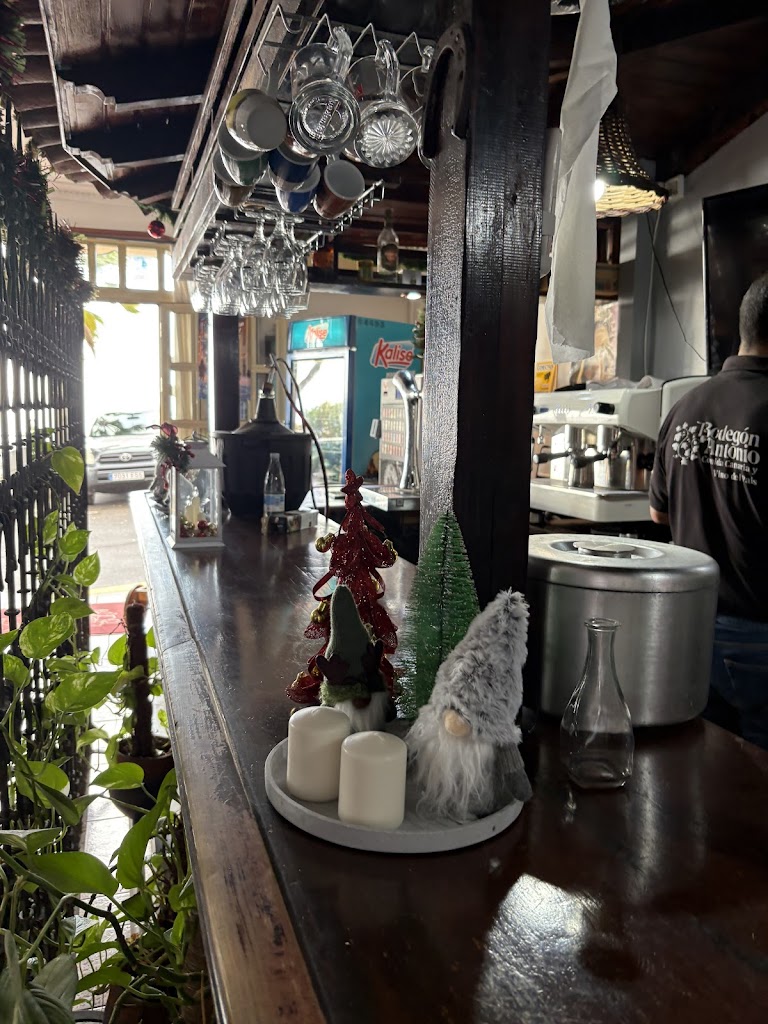 Bodegon Antonio Guia de Isora Casco