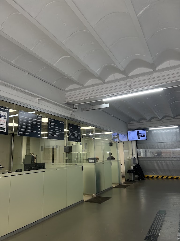 Taller Oficial Autopodium Sant Feliu de Guixols — Interior