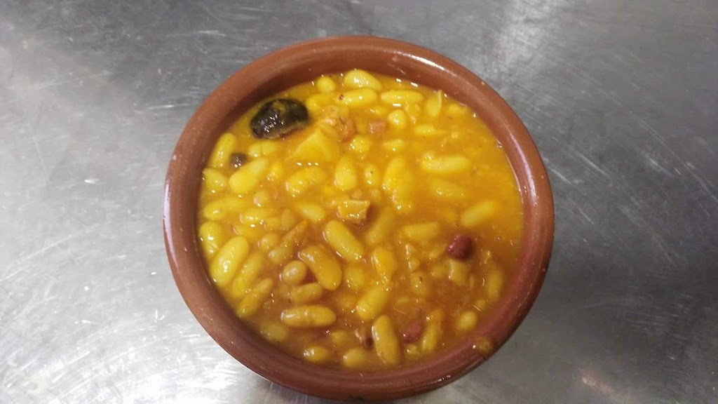 Bar de Mayka — Comida y bebida