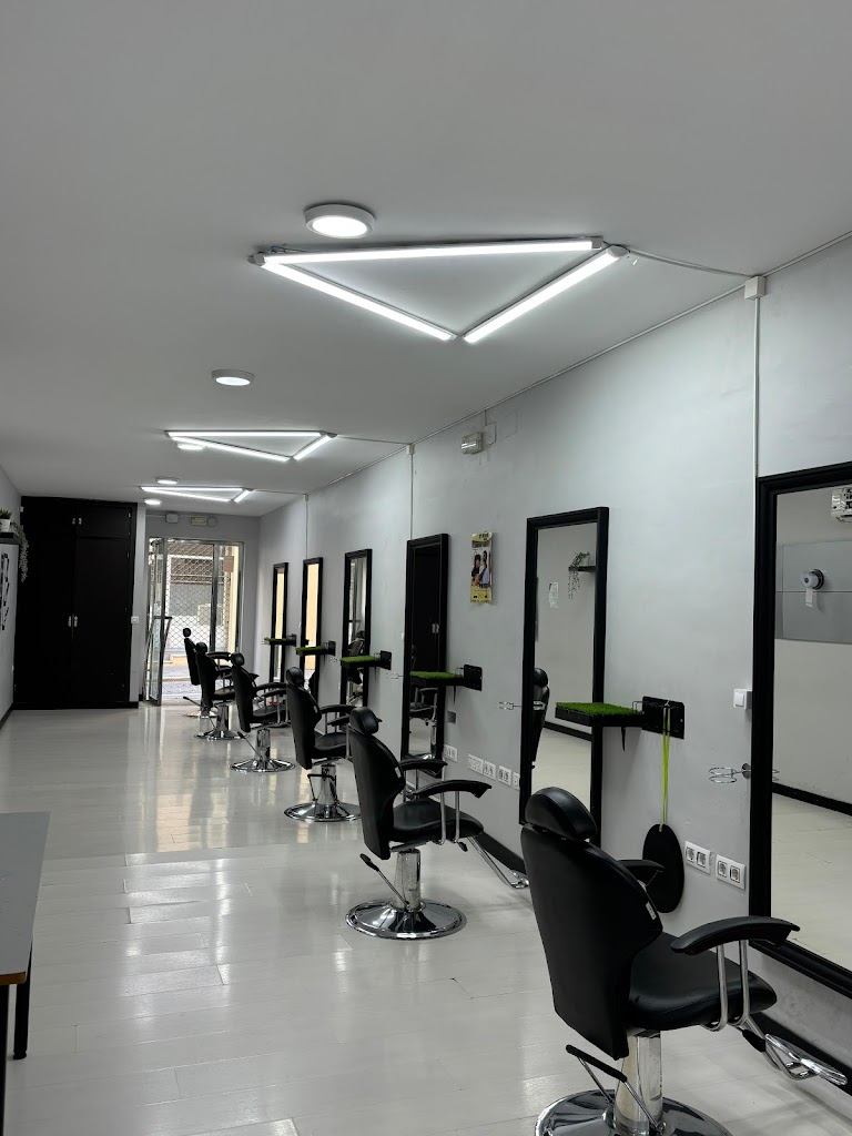 Academia de peluqueria de caballeros Isaac Lyonell - Puerto de Santa Maria (Cadiz)