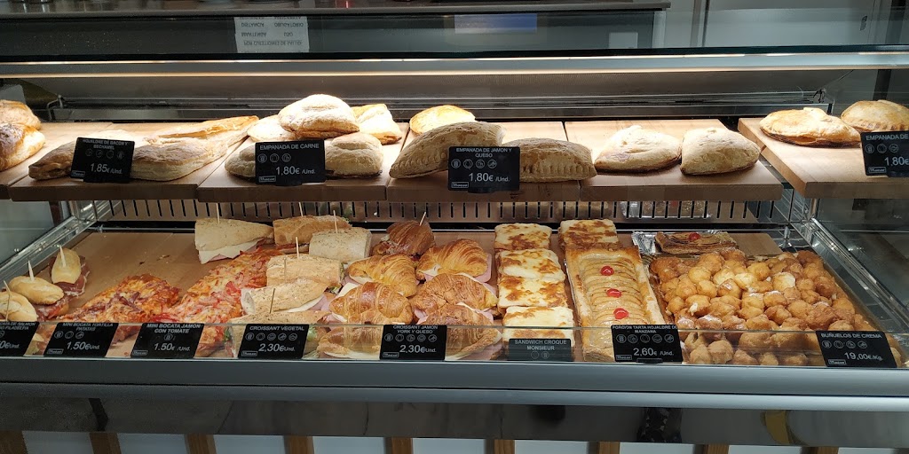 Manzano - Panaderia Cafeteria Pasteleria — Del propietario