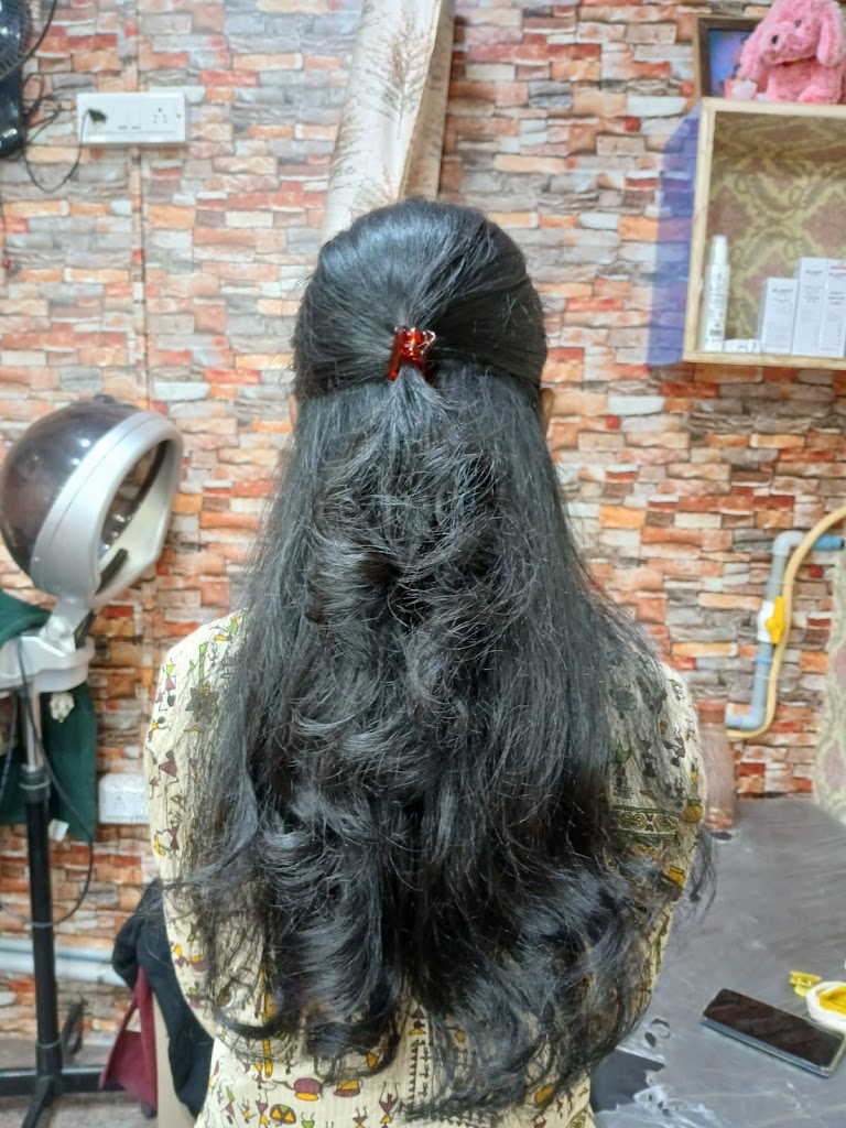 Vantha Vettuvom Unisex Salon