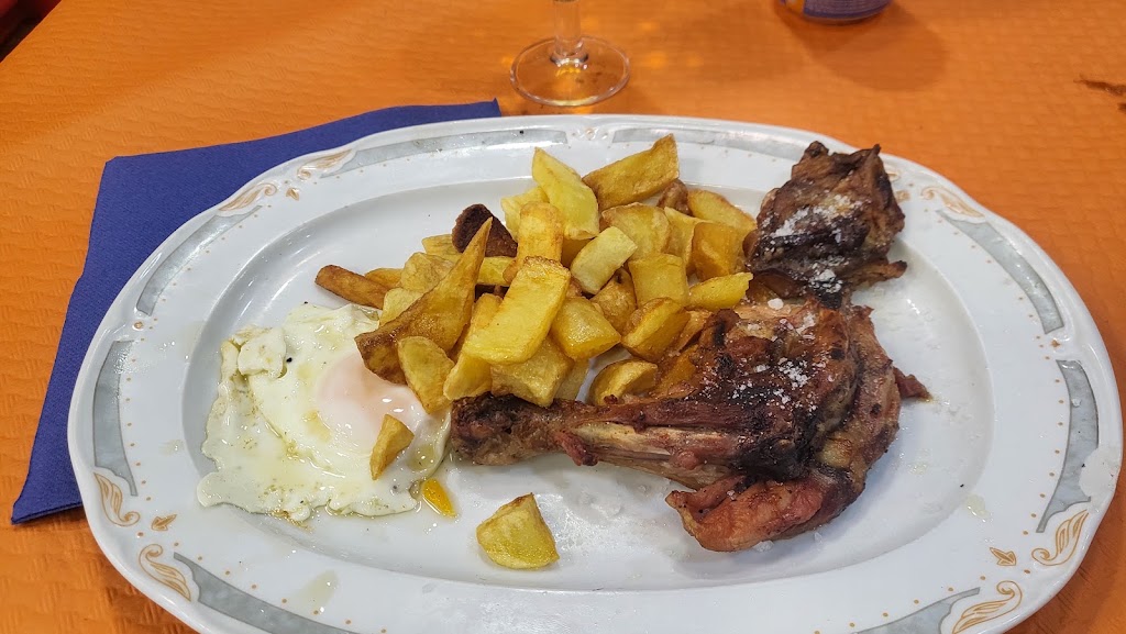 Bar Restaurante Asador Hostalers — Comida y bebida