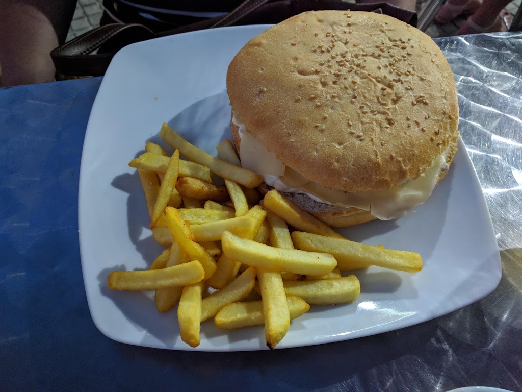 La Cuina De Miramar — Comida y bebida