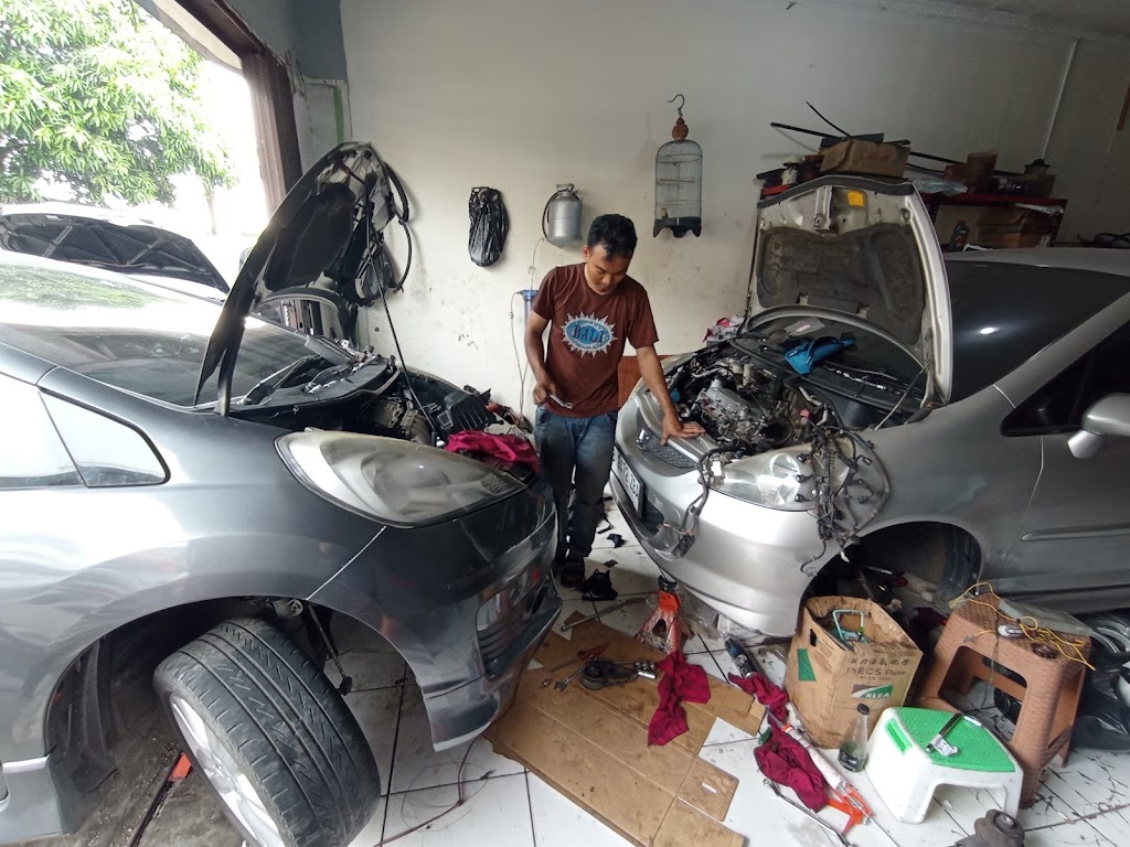 Bengkel Ford Auto Tech + AC Specialist