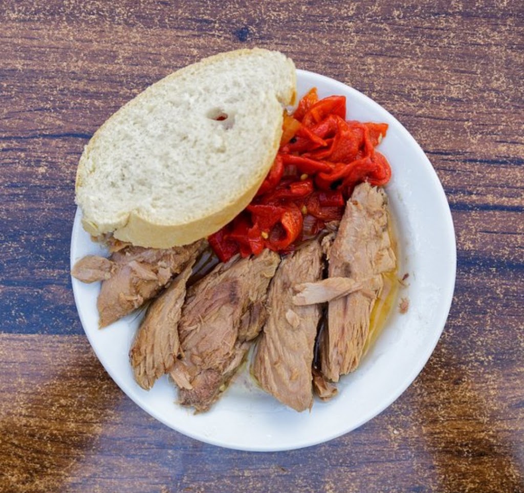 Tasca La Pena — Comida y bebida