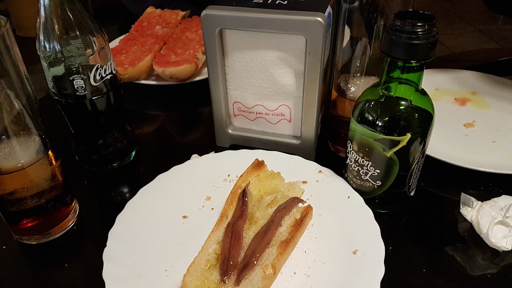 El Cafe de Lope Mula — Comida y bebida