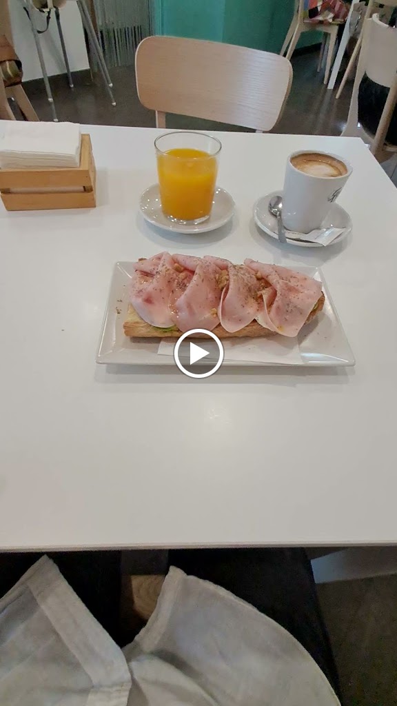 Cruixent pa i cafe — Videos