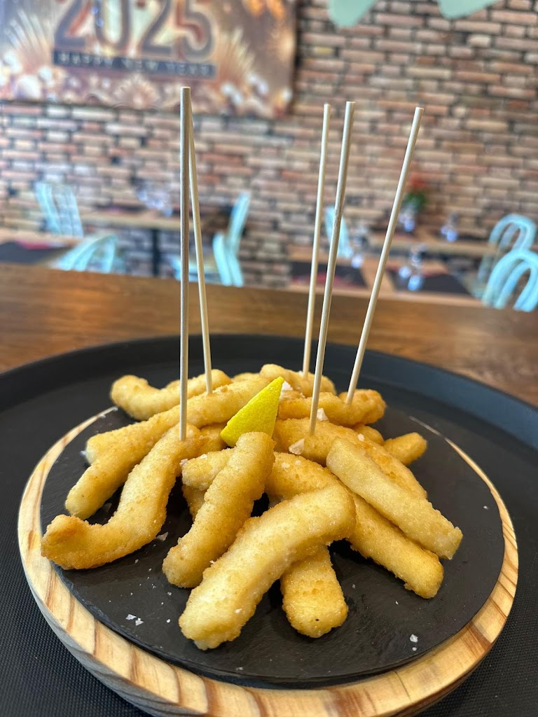 Gaudeix cafe i mes Gastro bar Restaurante — Comida y bebida
