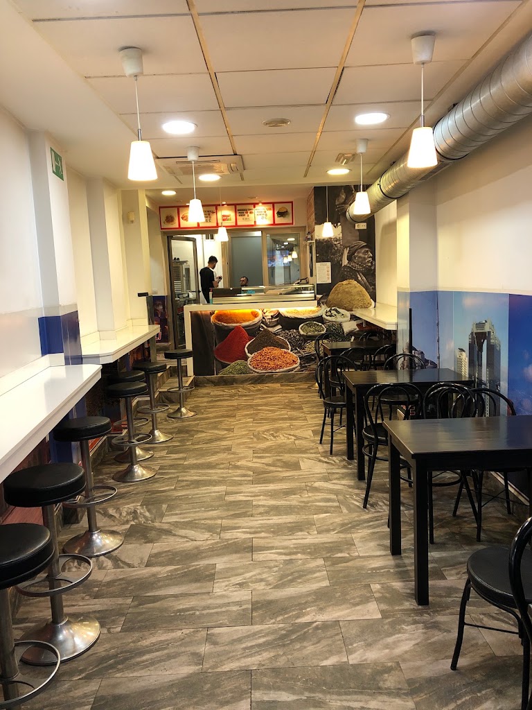Asia Doner kebab Santurtzi — Ambiente