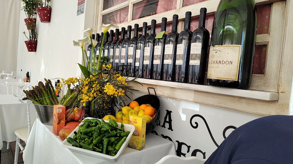 La Bodega del Cantinero — Comida y bebida