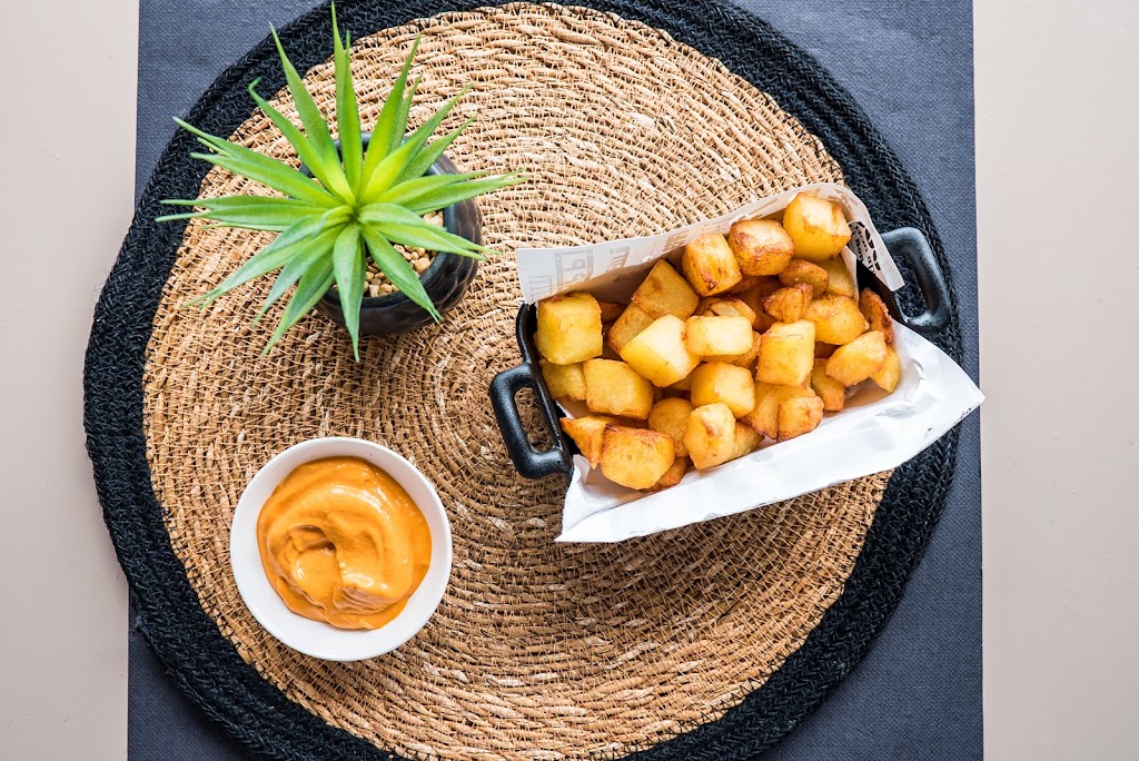 Piccadilly Sports Bar — Comida y bebida