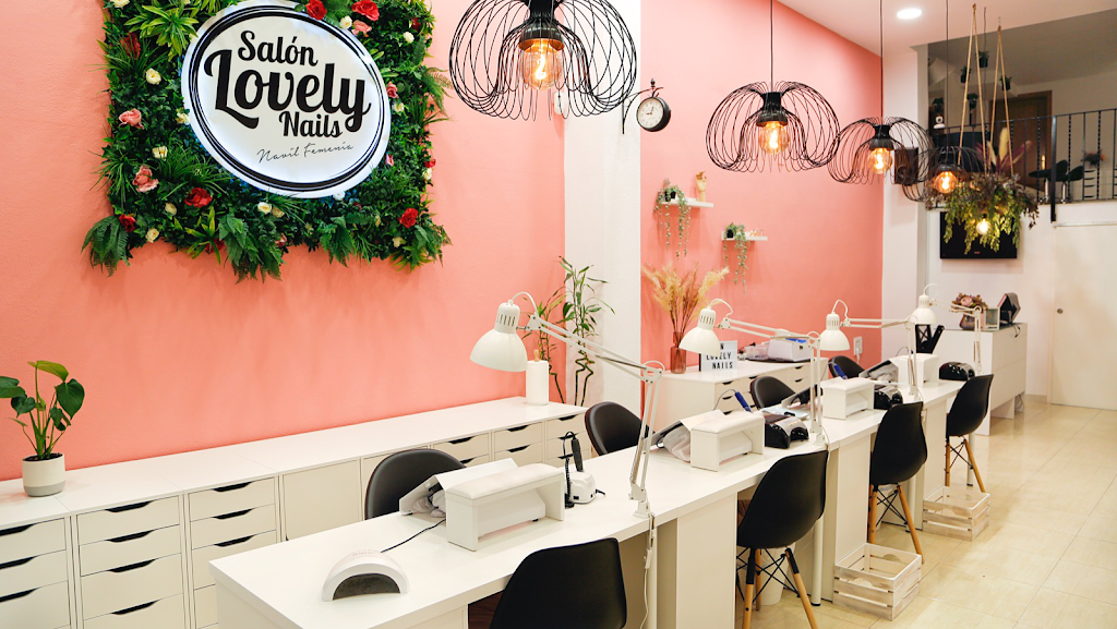 Salon Lovely Nails.