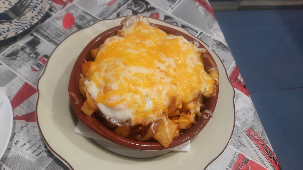 Kymera Cafeteria Bocateria — Comida y bebida