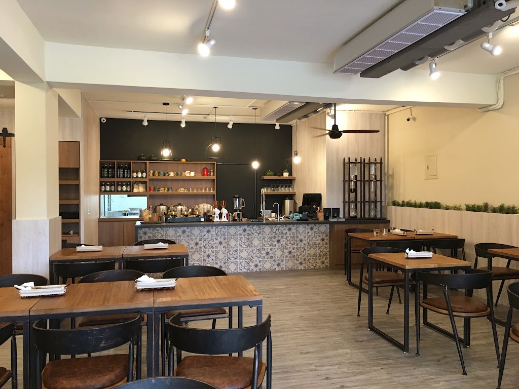 腰果花砧板原食料理 的照片