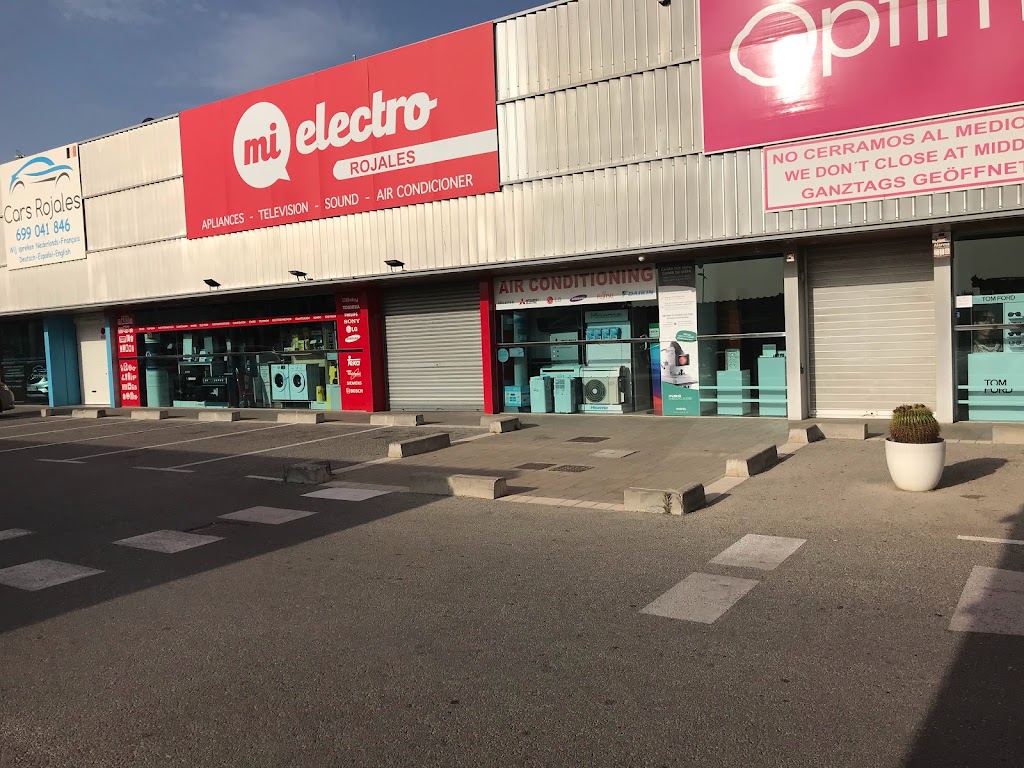 Cars Rojales — Exterior